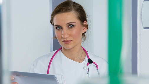 Bild mit Ärztin